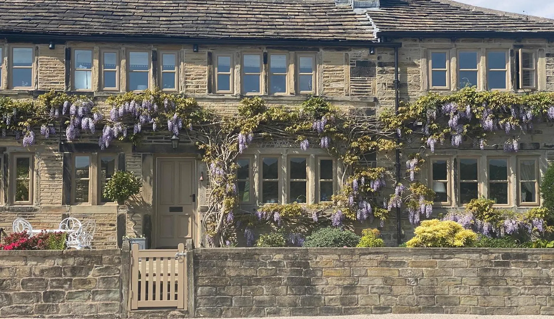 Woodlea Cottage Huddersfield 0*,